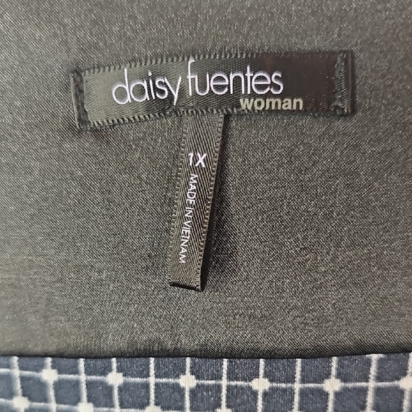 Daisy Fuentes Black and White Checkered Blouse - Picture 2 of 8